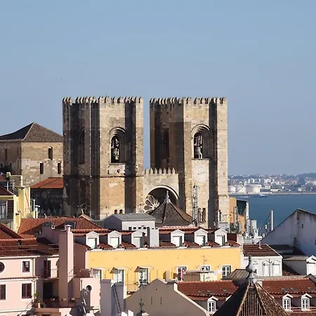 Alfama Balcony River View By Lovelystay Appartamento