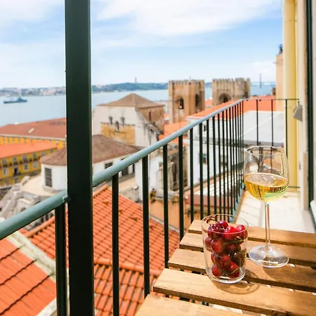 Alfama Balcony River View By Lovelystay *